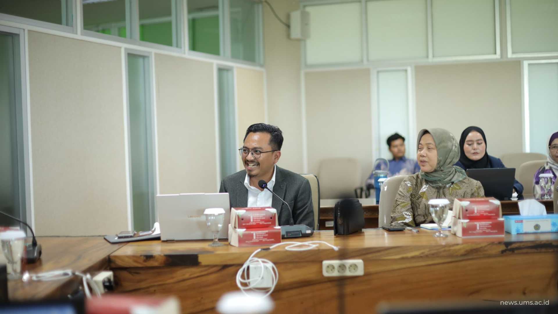 Direktur Pengembangan Sumber Daya Manusia sekaligus Wakil Rektor Bidang Riset, Pengembangan, dan Inovasi Universitas Esa Unggul, Dr. Rian Adi Pamungkas, S.Kep., Ns., MNS., Ph.D.