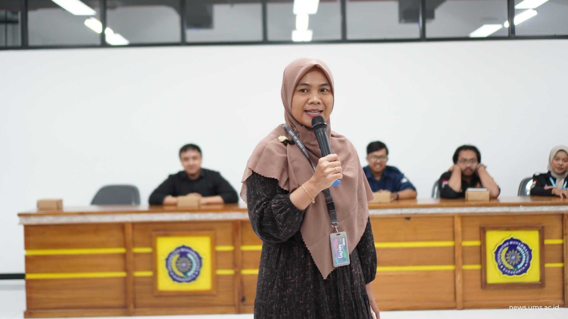 Wakil Dekan I Bidang Pendidikan dan Kemahasiswaan FEB UMS, Aflit Nuryulia Praswati, S.E., M.M