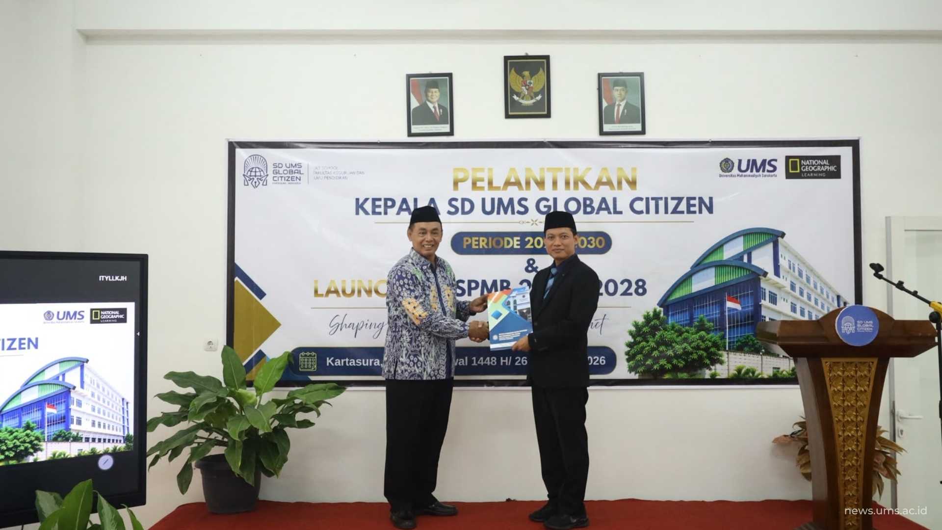 Wakil Ketua Bidang Pendidikan dan Pengkaderan PDM Kabupaten Sukoharjo, Dr. H. Sri Lahir, M.Pd., melantik Nasrul Harahab, S.Pdl., Gr., M.Pd., sebagai Kepala SD UMS Global Citizen periode 2026–2030.